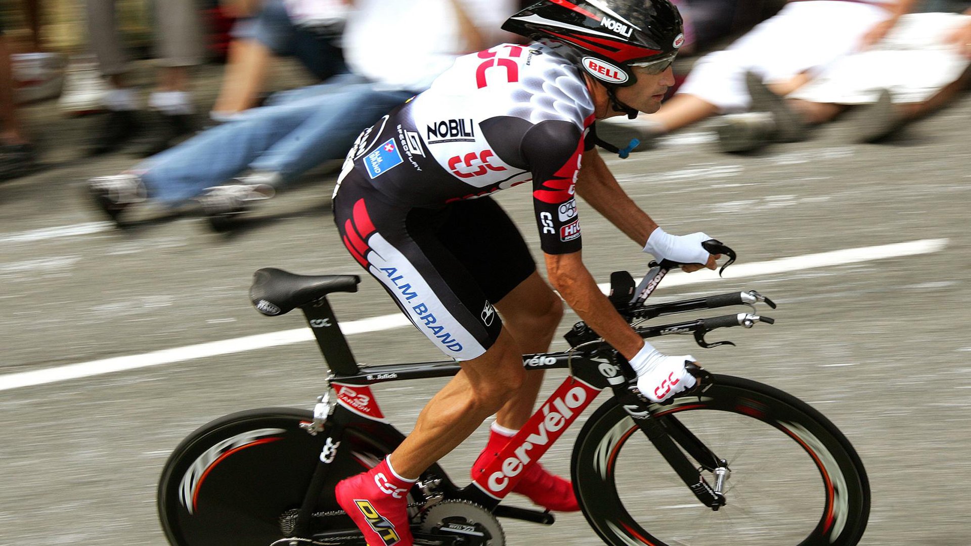 利物浦名宿互撕?杰拉德回应欧文提问,一句话让演播室瞬间沸腾